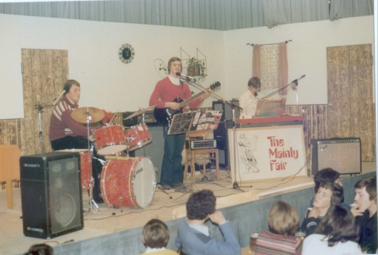 Click for original image 320k 3045x2055